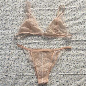 Elegant Lace Bralette and Panty Set - Cream